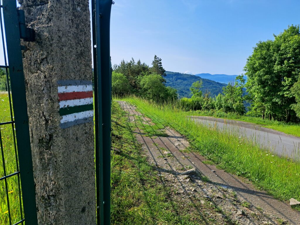 Pomiędzy Żarem i Kiczerą