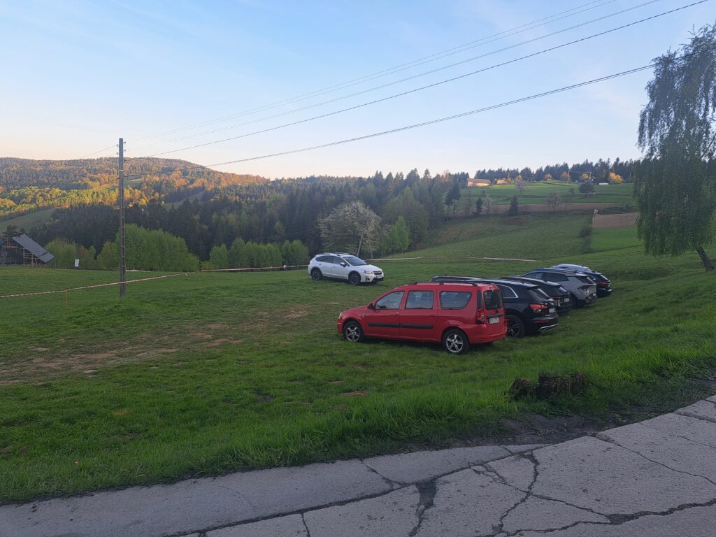 Parking na Przełęczy Gromadzkiej